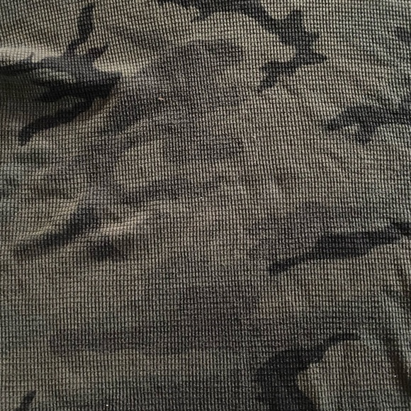 Aritzia TNA Camo top size small, good condition - Picture 2 of 4